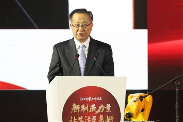 今夜无眠!特朗普“新关税战”下首次议息:鲍威尔如何破解滞胀死局?